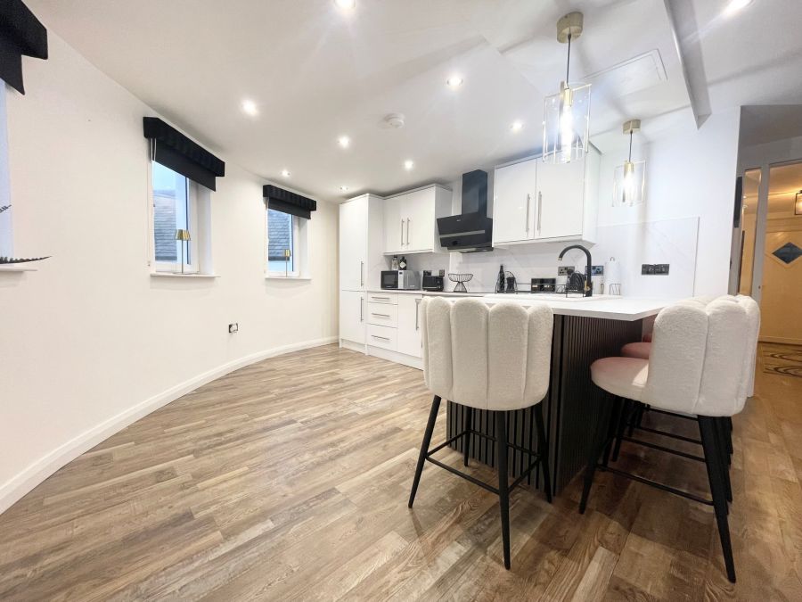 Apartment 15 Peninsula