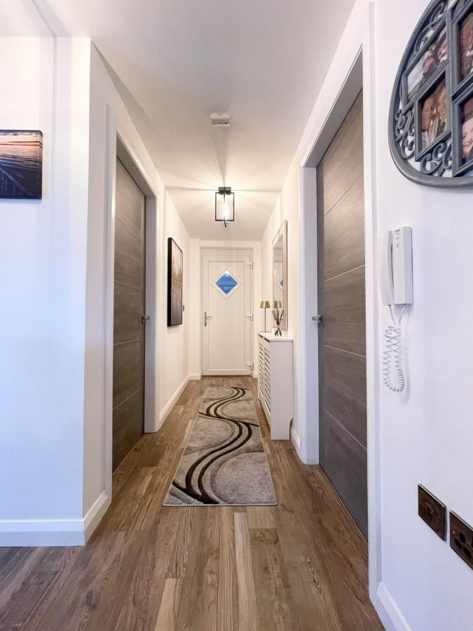 Apartment 15 Peninsula