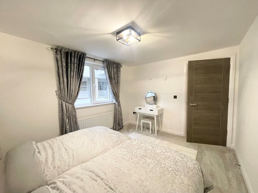 Apartment 15 Peninsula