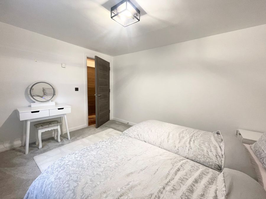 Apartment 15 Peninsula