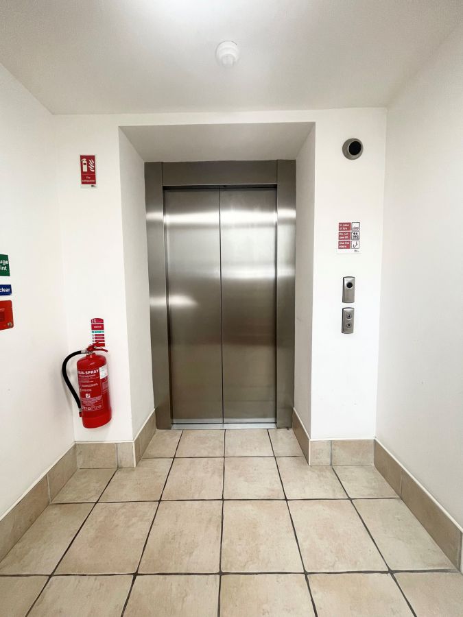 Apartment 15 Peninsula