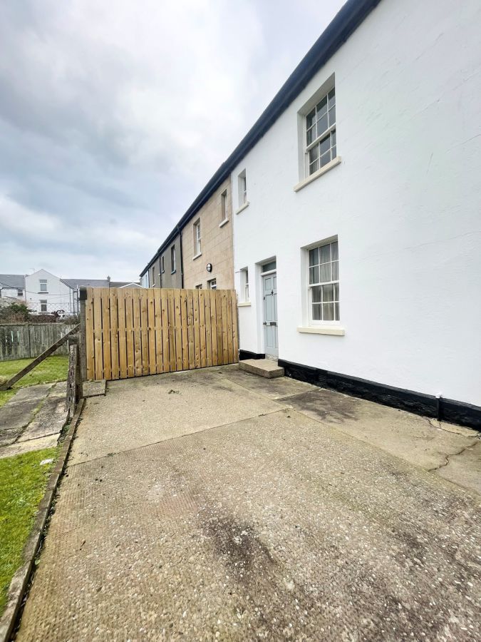 2 Coastguard Cottages