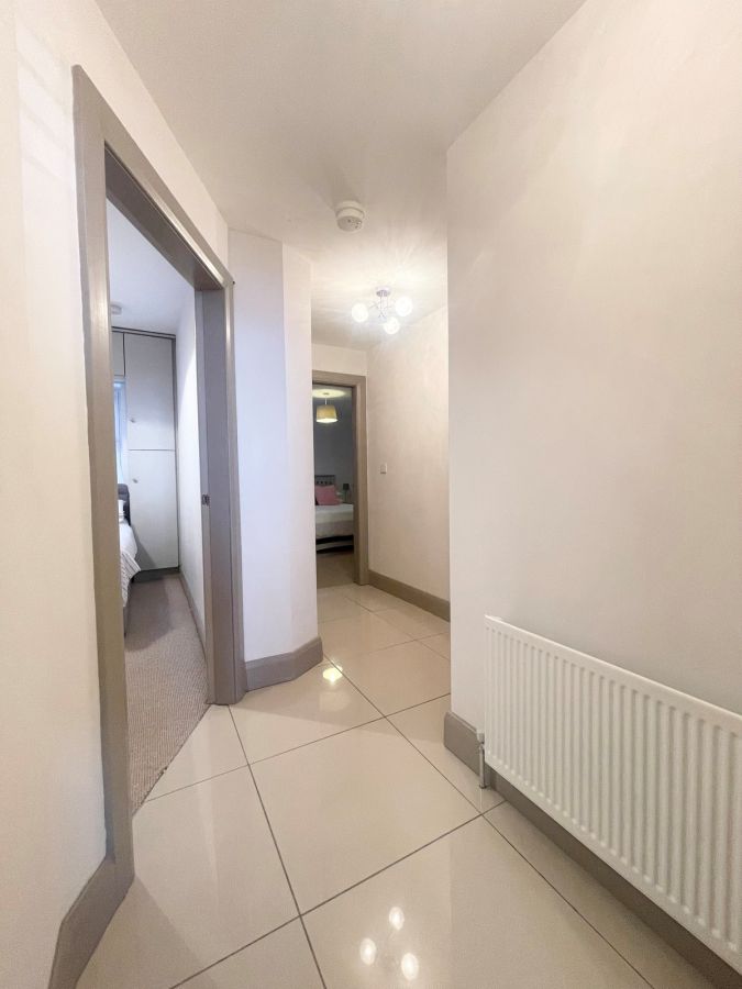 Apt 1, 19 Lansdowne Crescent