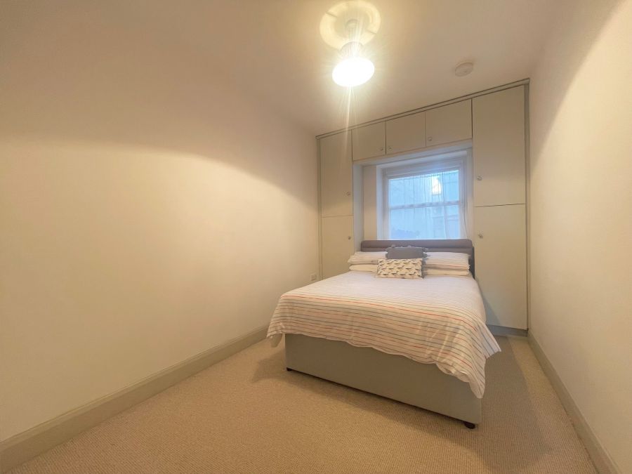 Apt 1, 19 Lansdowne Crescent