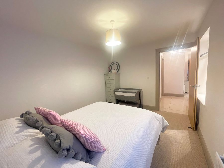 Apt 1, 19 Lansdowne Crescent