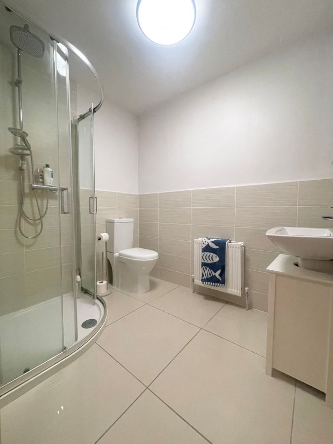 Apt 1, 19 Lansdowne Crescent