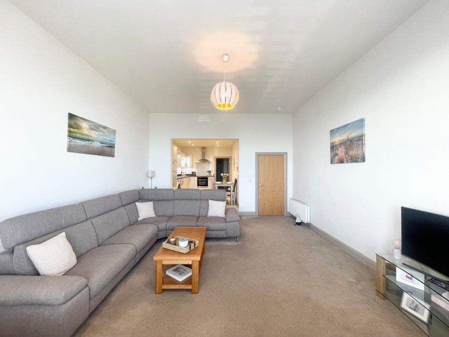 Apt 1, 19 Lansdowne Crescent