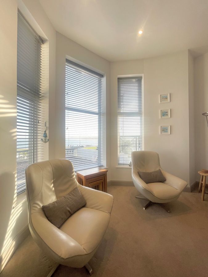 Apt 1, 19 Lansdowne Crescent