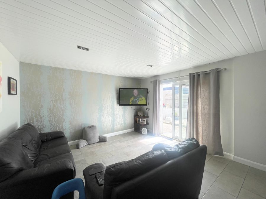 5 Ganiamore Avenue