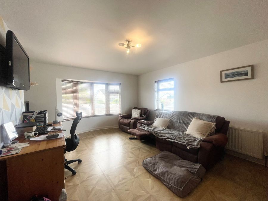 5 Ganiamore Avenue