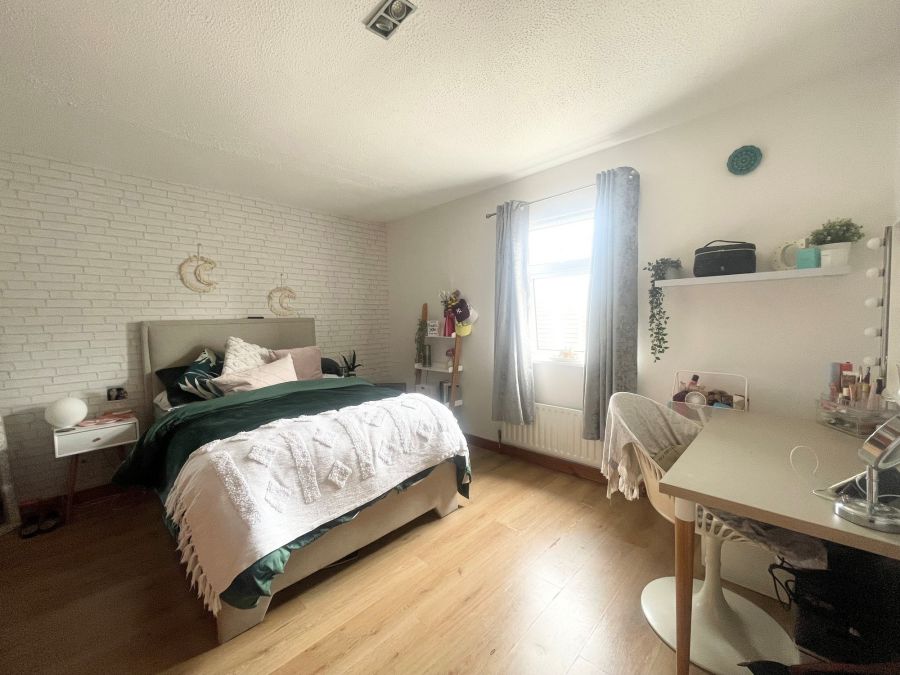 5 Ganiamore Avenue