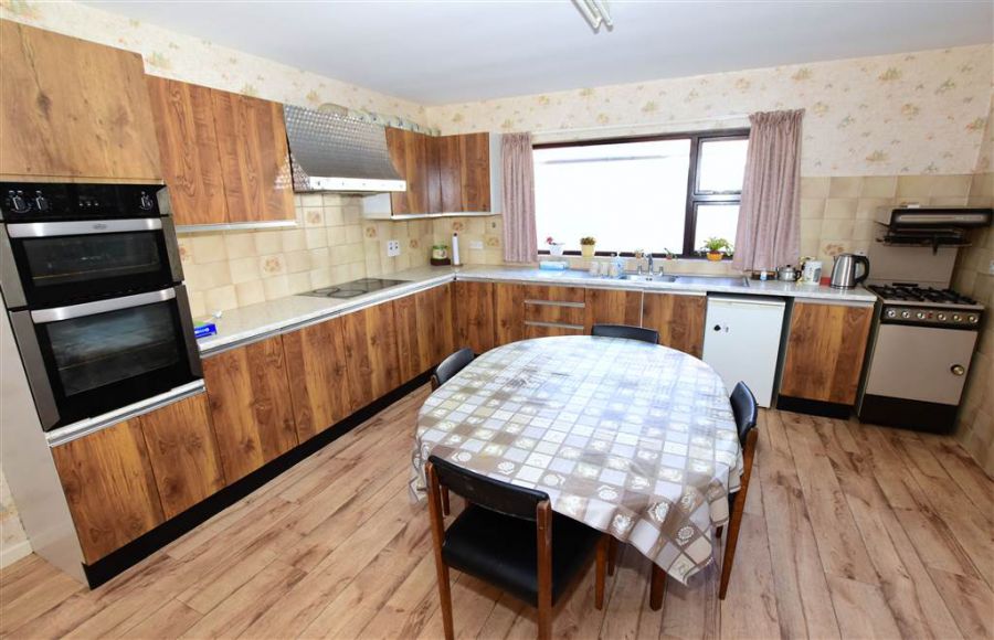 Bungalow with c. 20.5 acres, 71 Saintfield Road