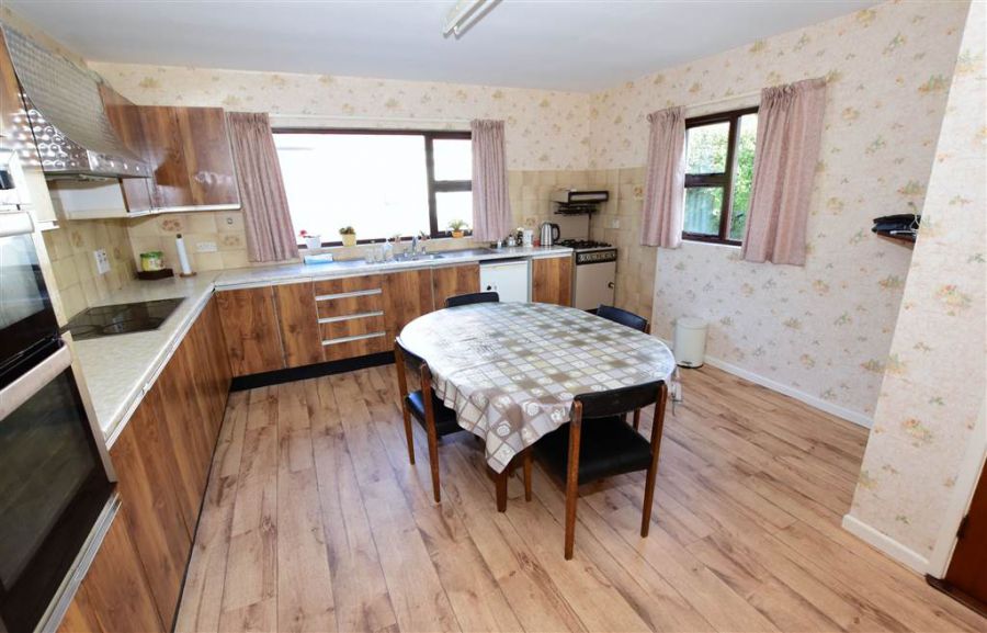 Bungalow with c. 20.5 acres, 71 Saintfield Road