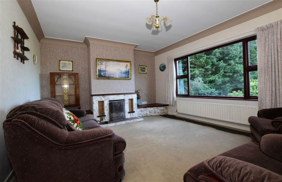 Bungalow with c. 20.5 acres, 71 Saintfield Road