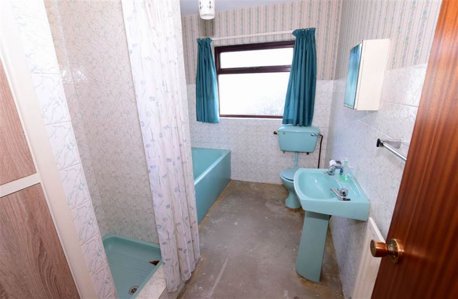 Bungalow with c. 20.5 acres, 71 Saintfield Road