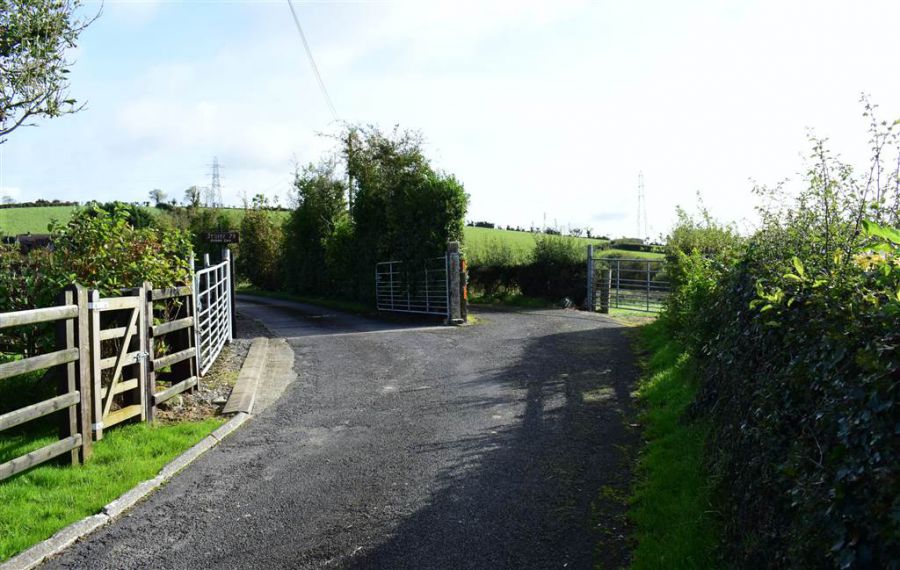 Bungalow with c. 20.5 acres, 71 Saintfield Road