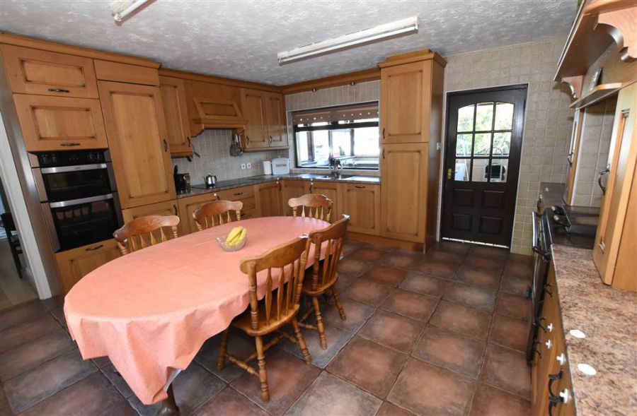House & over 3 acres of land, 47 Tullygarvan Road