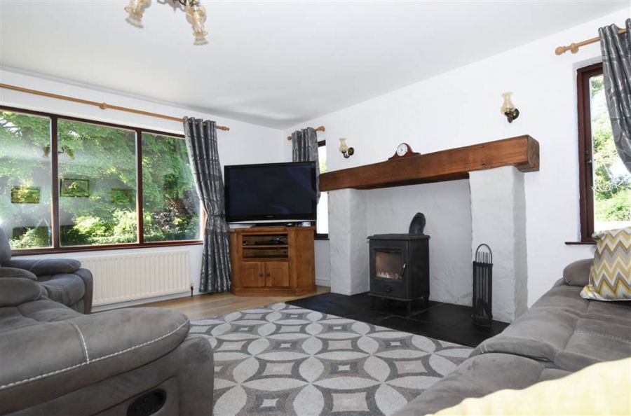 House & over 3 acres of land, 47 Tullygarvan Road
