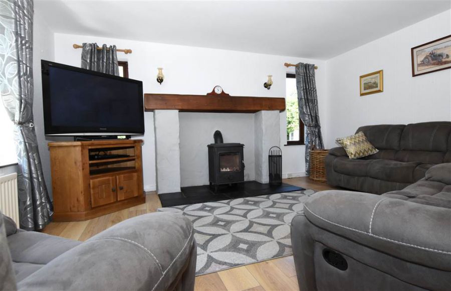 House & over 3 acres of land, 47 Tullygarvan Road
