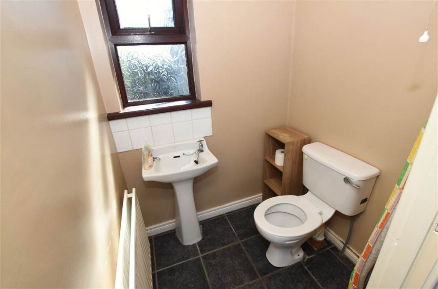 House & over 3 acres of land, 47 Tullygarvan Road