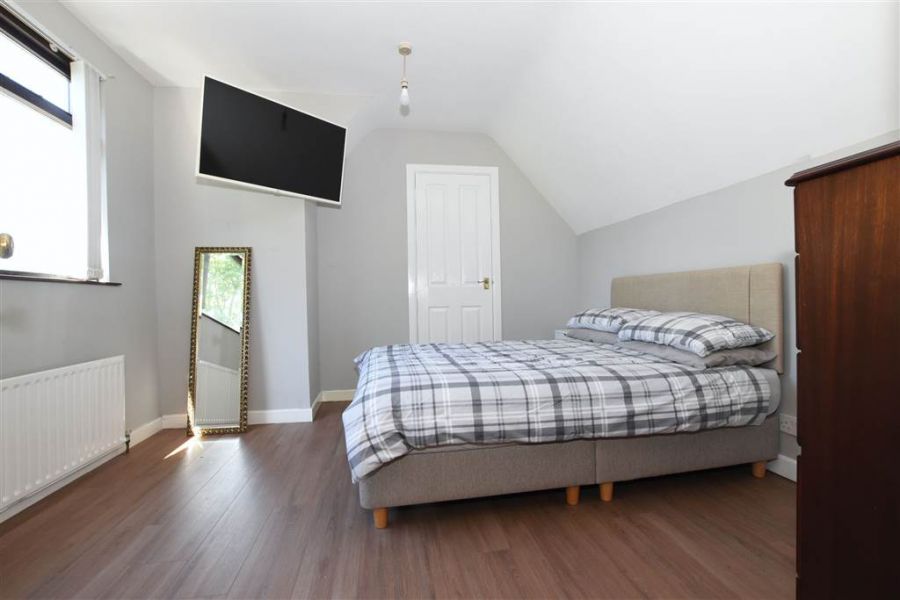 House & over 3 acres of land, 47 Tullygarvan Road