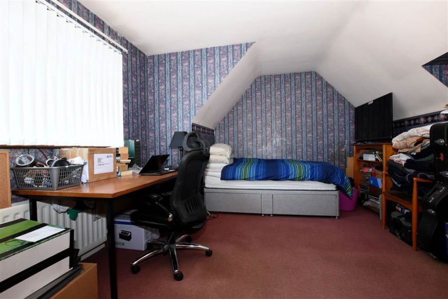 House & over 3 acres of land, 47 Tullygarvan Road