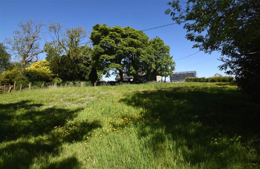 House & over 3 acres of land, 47 Tullygarvan Road