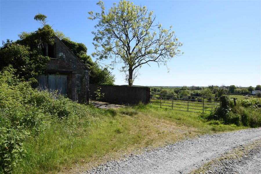 House & over 3 acres of land, 47 Tullygarvan Road