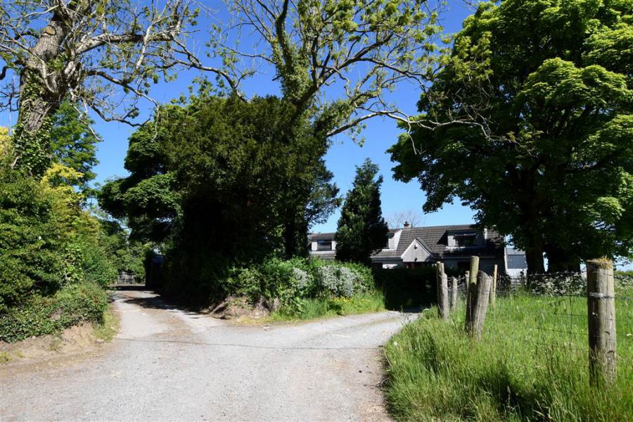House & over 3 acres of land, 47 Tullygarvan Road