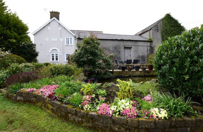 Fairmount, House, Outbuildings & c.7.5 acres, 14 Andersons Hill