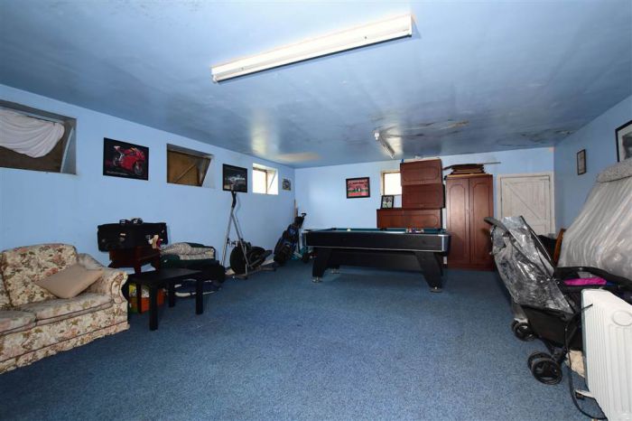 Fairmount, House, Outbuildings & c.7.5 acres, 14 Andersons Hill