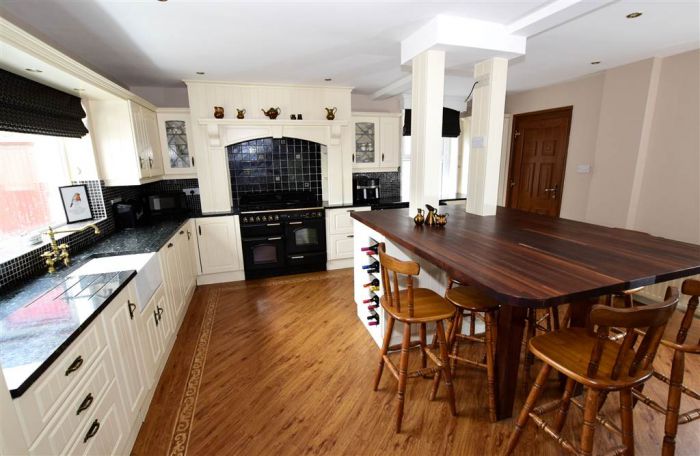 Fairmount, House, Outbuildings & c.7.5 acres, 14 Andersons Hill
