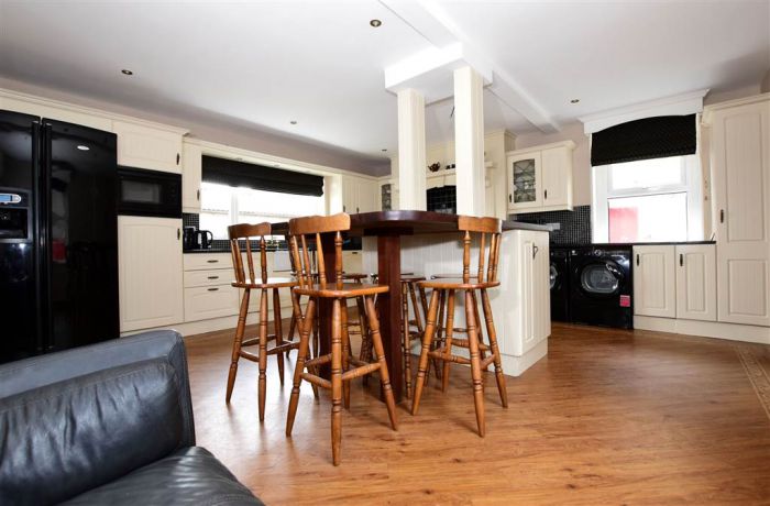 Fairmount, House, Outbuildings & c.7.5 acres, 14 Andersons Hill