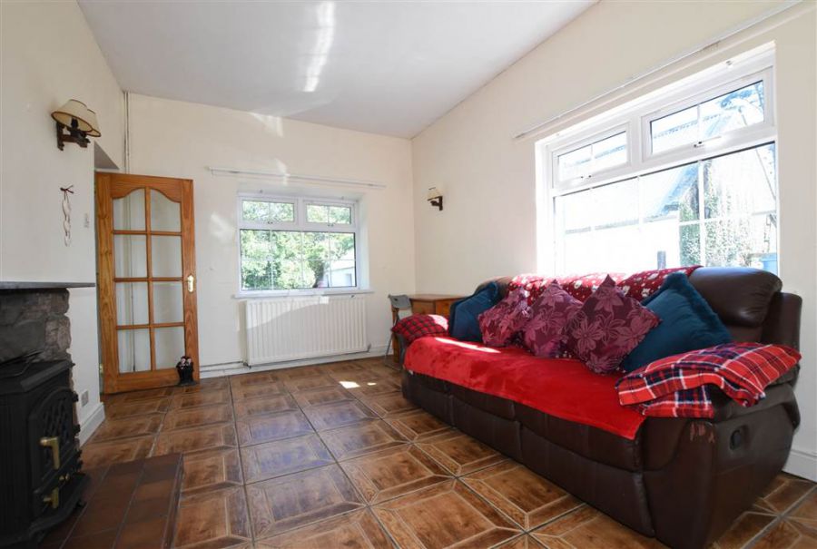 House Outbuildings set on c.six acres, 10 Kilbright Road