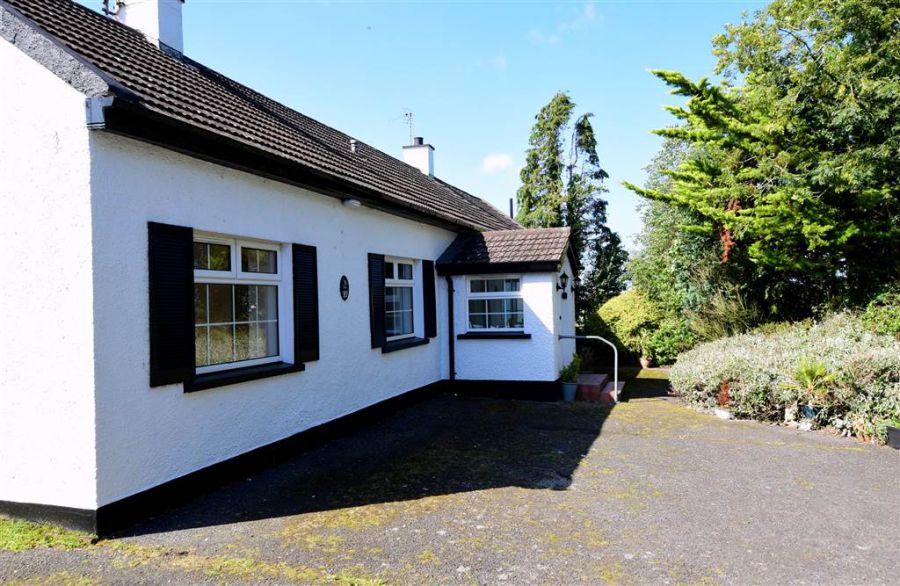 House Outbuildings set on c.six acres, 10 Kilbright Road