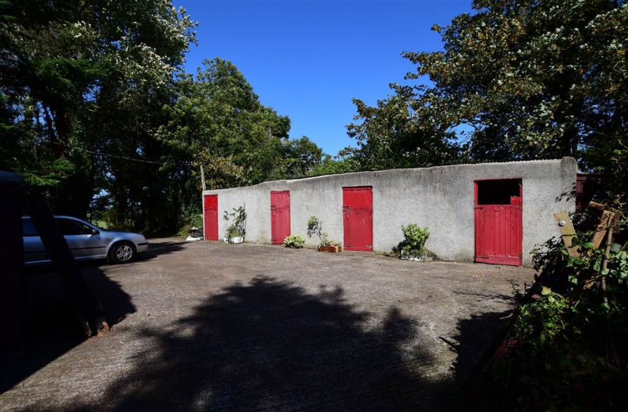 House Outbuildings set on c.six acres, 10 Kilbright Road