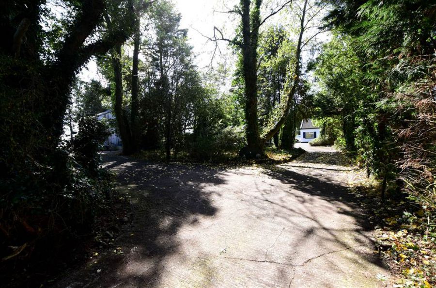 House Outbuildings set on c.six acres, 10 Kilbright Road