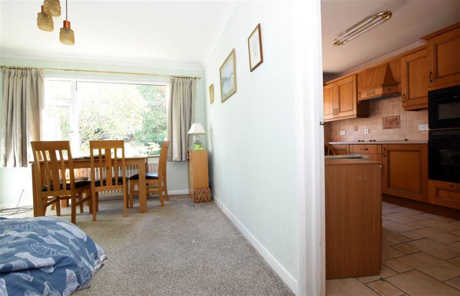6 Brooklands Road