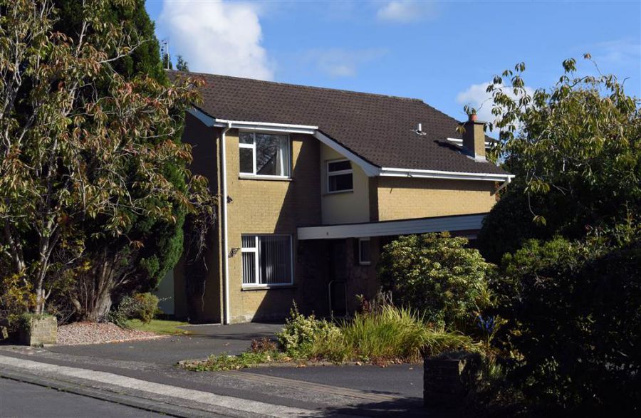 6 Brooklands Road
