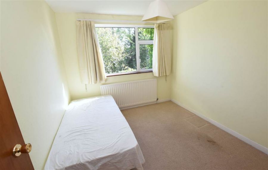 6 Brooklands Road
