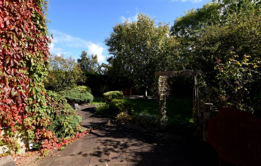 6 Brooklands Road