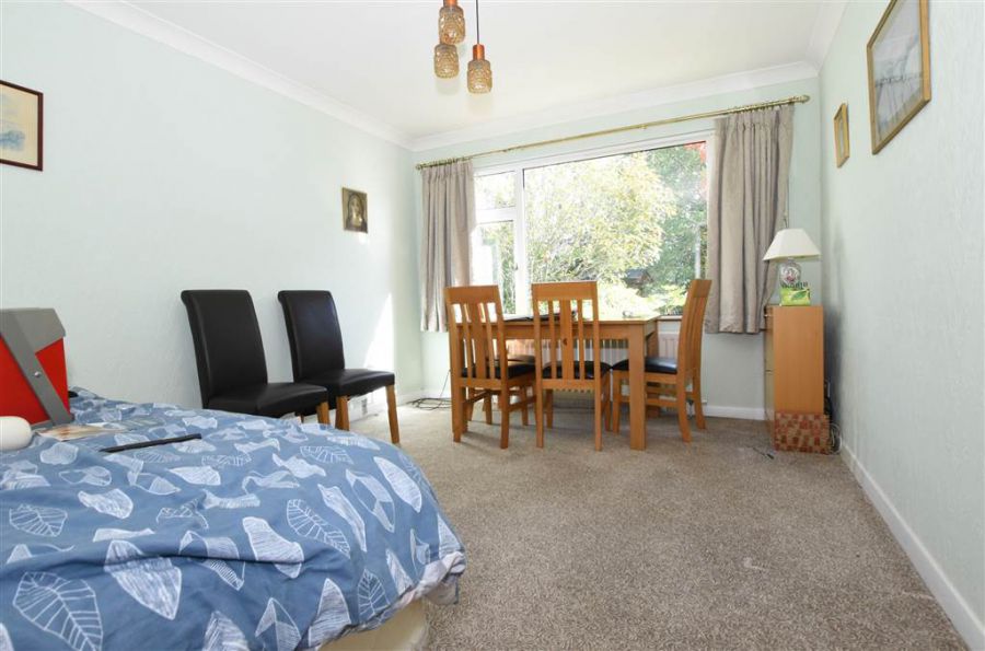 6 Brooklands Road