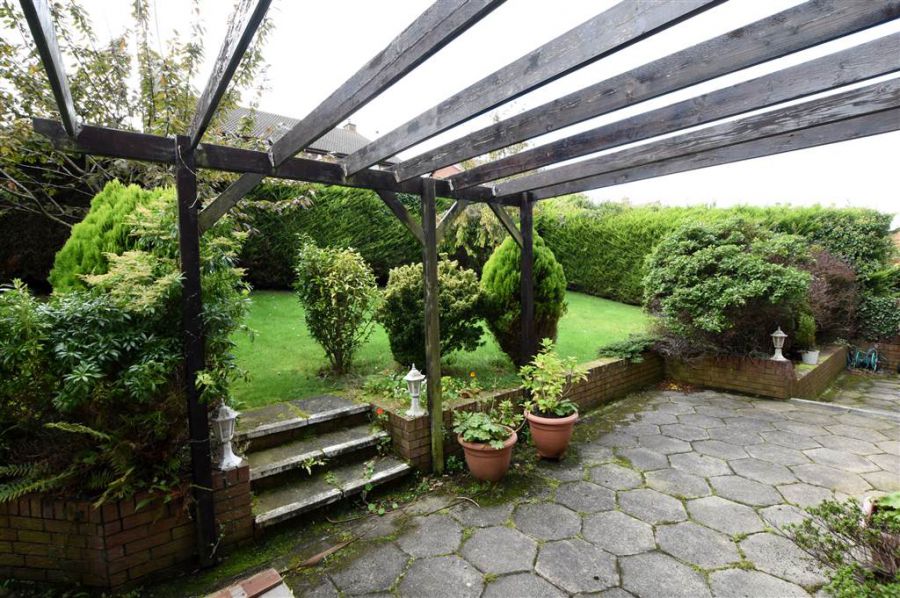 25 Beechfield Avenue