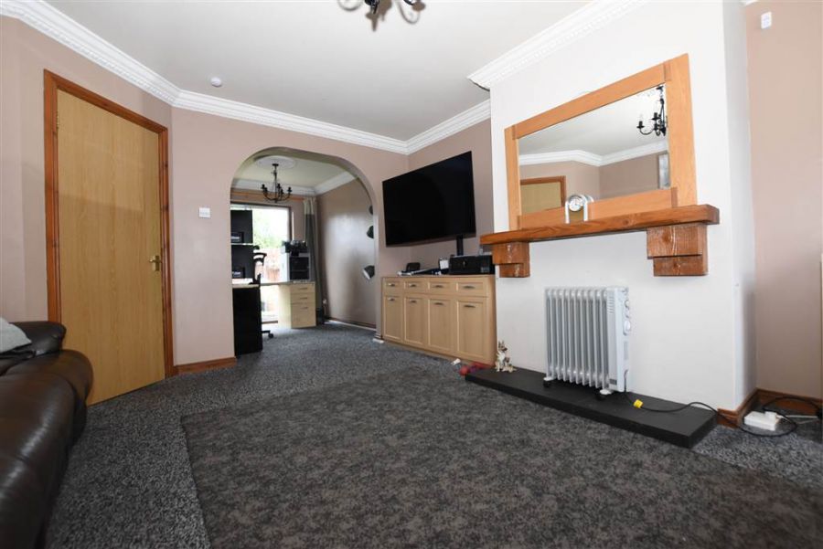 19 Cairndore Walk