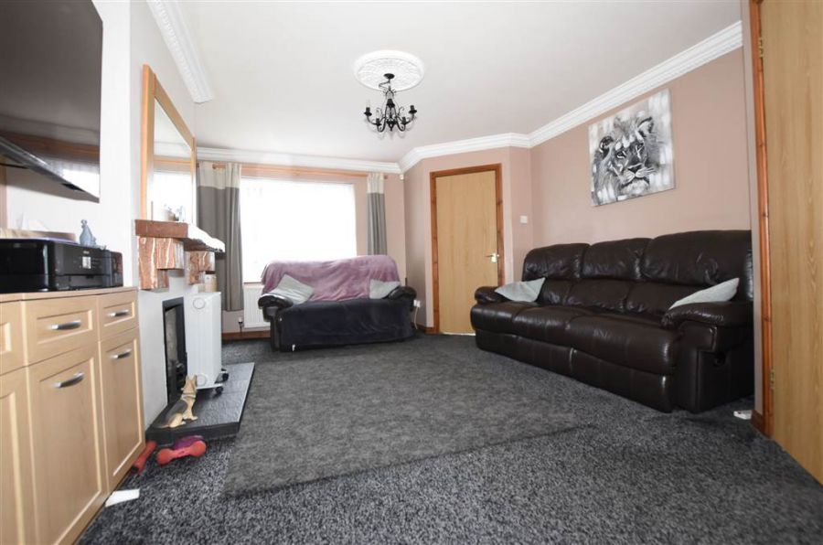 19 Cairndore Walk