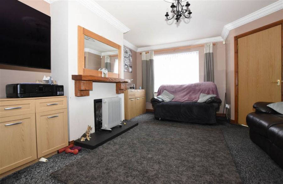19 Cairndore Walk