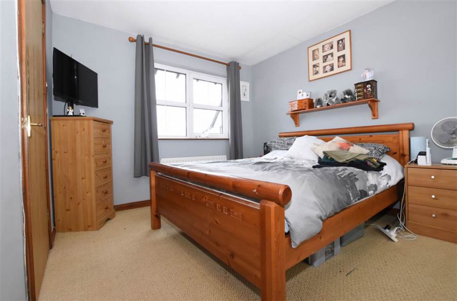 19 Cairndore Walk