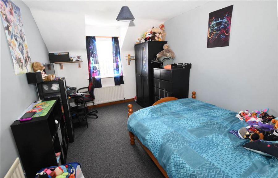 19 Cairndore Walk