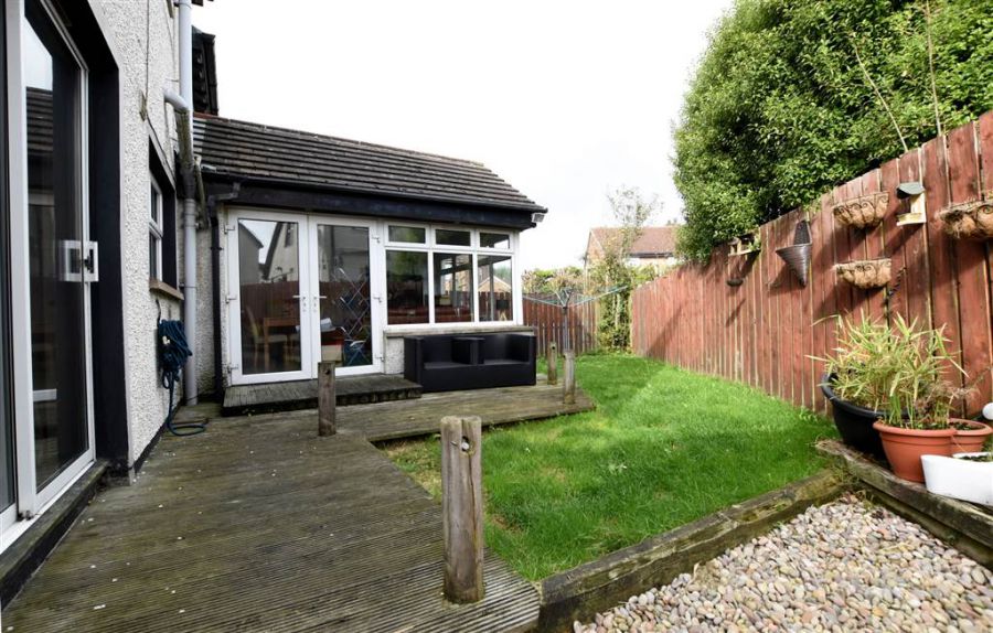 19 Cairndore Walk