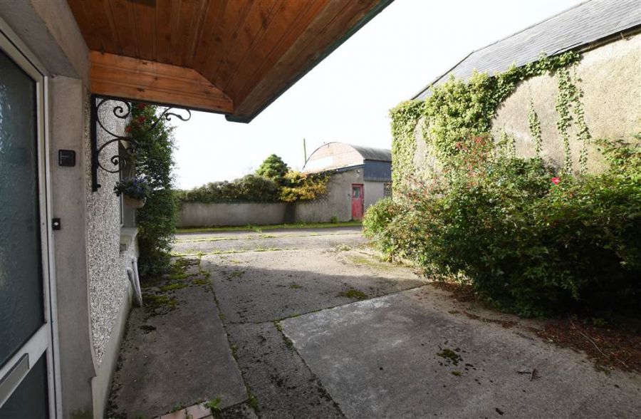 28 ACRE FARM WITH DWELLING AND OUTHOUSES, 6 Dunover Road North